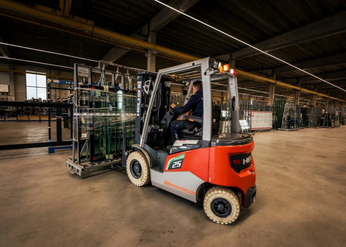 Heftruck met witte banden