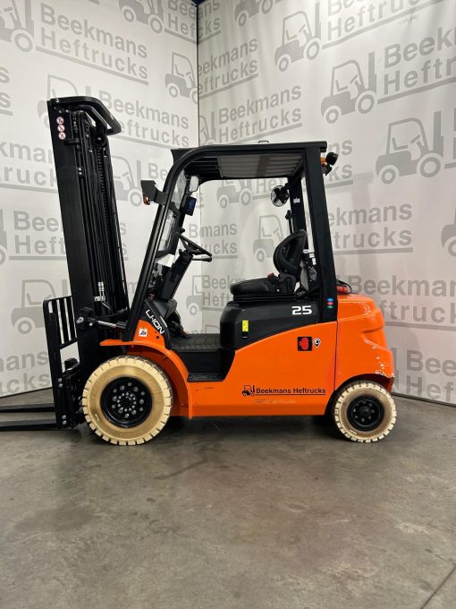 B3585 - Dutchlift EFL252