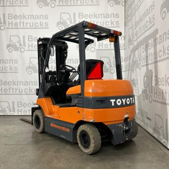 Alternative view of Toyota 7FB25 (Quatro) - B2972